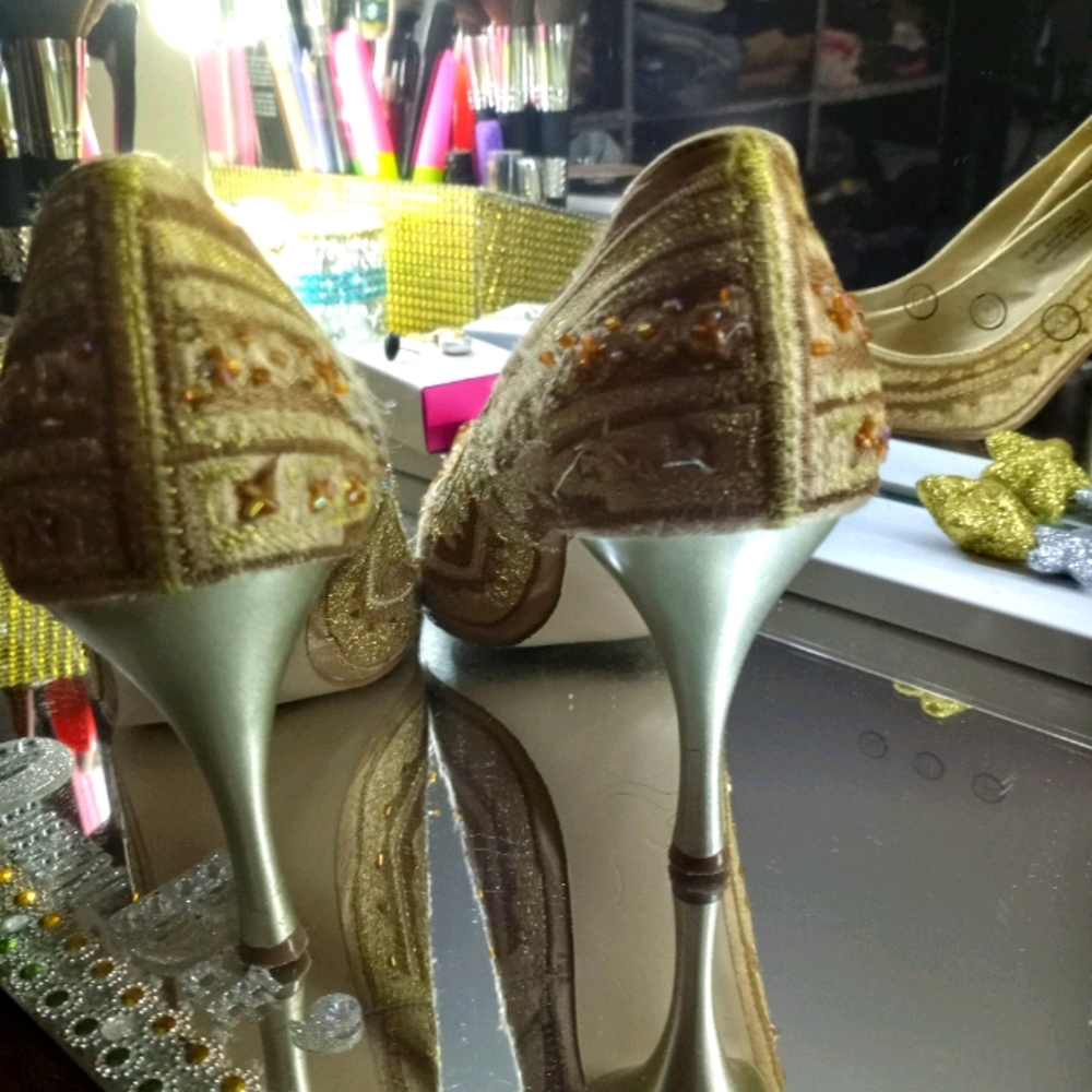 Shoe